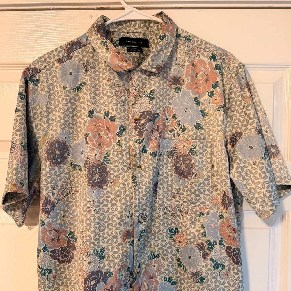 Urban Outfitters | Button Down Shirt | Size M